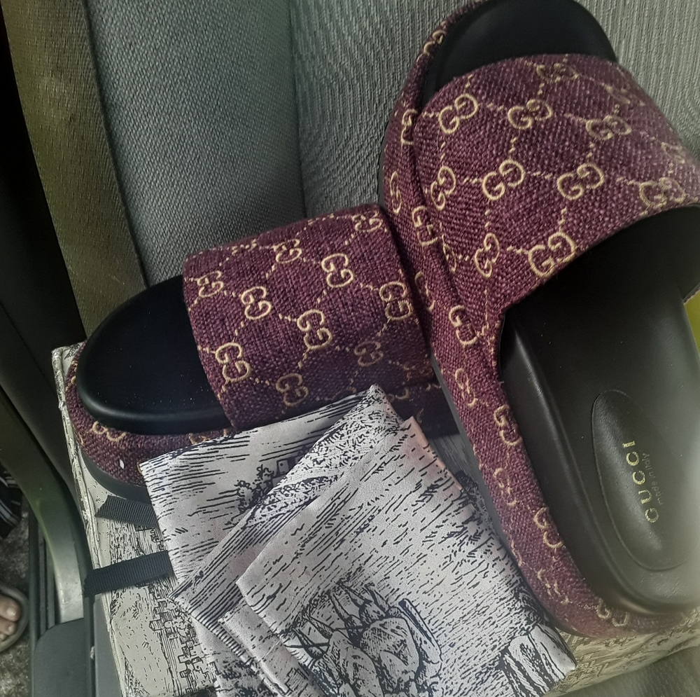 Gucci - Picture 2 of 3